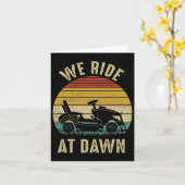 We rijden op Dawn Lawnmower Fathers Day Kaart (Gele Bloem)