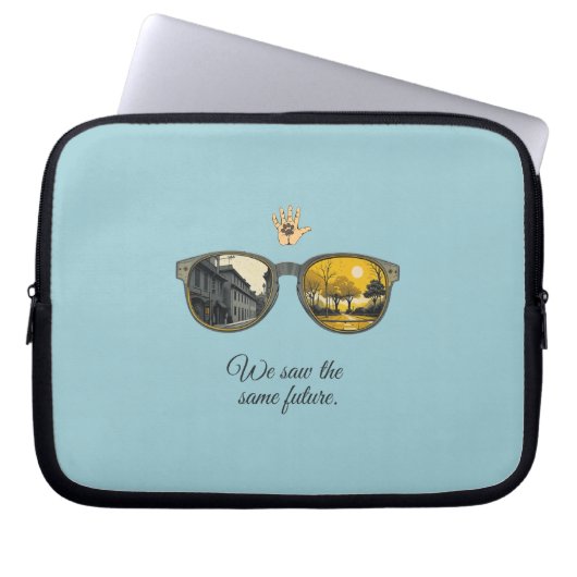 We saw the same future laptop sleeve (Voorkant)