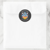 We schreeuwen allemaal zwijgend ronde sticker (Tas)