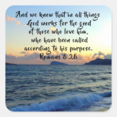 We weten dat Romans in alle opzichten 8:28 Christe Vierkante Sticker (Voorkant)