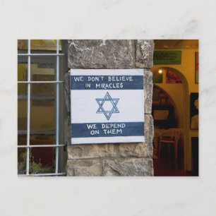 We zijn afhankelijk van wonderen briefkaart