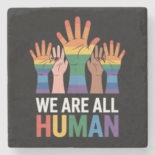 We zijn allemaal mens regenboog LGBTQ trots opgehe Stenen Onderzetter