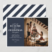 We zijn allemaal thuis voor kerstfeestdag. feestdagenkaart (Voorkant / Achterkant)