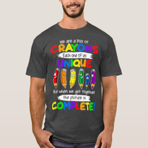 We zijn een doos van Crayons elk van ons uniek T-shirt