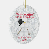 We zijn getrouwd tijdens een pandemie keramisch ornament (Rechts)