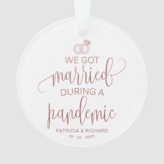 We zijn getrouwd tijdens een pandemische kerst met ornament (achterkant)