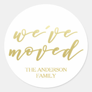 We zijn verhuisd   Gepersonaliseerd gouden script Ronde Sticker