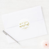 We zijn verhuisd | Gepersonaliseerd gouden script Ronde Sticker (Envelop)