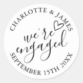 We zijn verloofd Verlovingsfeest Zwart en Wit Ronde Sticker (Voorkant)