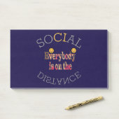 We zullen COVID-19 overleven – een boodschap van k Post-it® Notes (Op bureau)