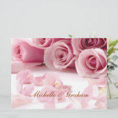 Weddenroze bloemen Populaire elegante uitnodiging (Staand voorkant)