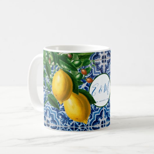 Weddenschap Lemons Blue White Tile Summer Monogram Koffiemok (Voorkant links)