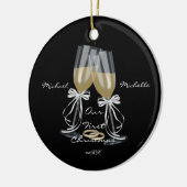 Weddenschap Ons eerste kerstfeest Keramisch Ornament (Links)