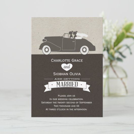 Weddenschap tussen twee bruidjes en lesbiennes kaart (Staand voorkant)