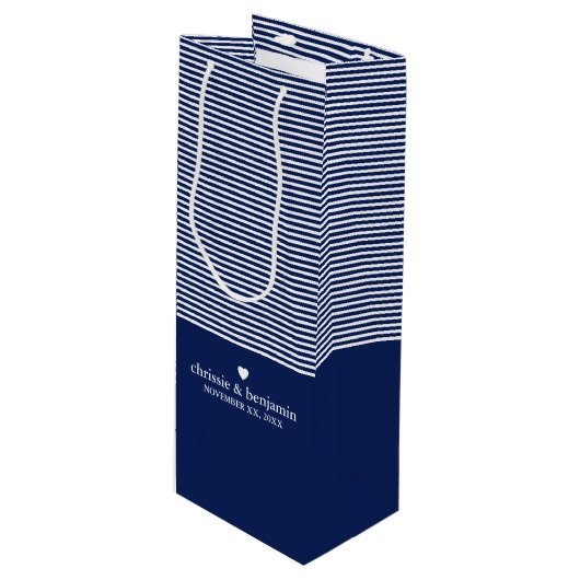 Weddenschap voor aangepaste bruidebruidegom Datum  Wijn Cadeautas (Voorkant Gekanteld)