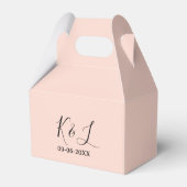 Wedding couple name letter date red pastel backgro bedankdoosjes (Achterkant)