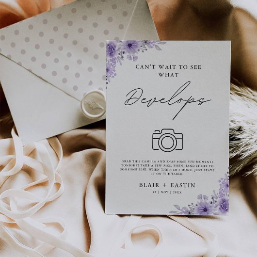 Wedding Wegwerp Camera Teken Paarse Ontwikkelt Kaart