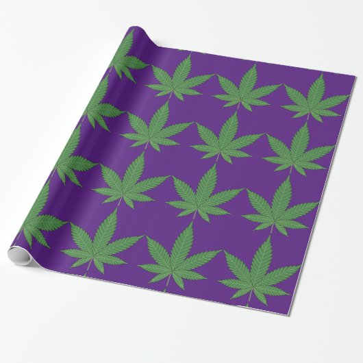 Weed Leaf Green op Paarse Wrapping Paper Cadeaupapier (Uitgerold)