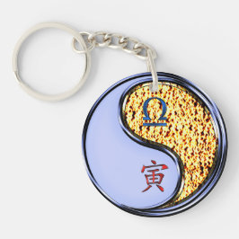 Weegschaal en Fire Tiger Sleutelhanger