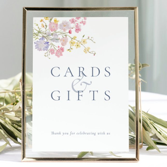 Weelderig stoffig blauwe script bruiloft tafel sig (Lush Dusty Blue Script Wedding Tabletop Sign)