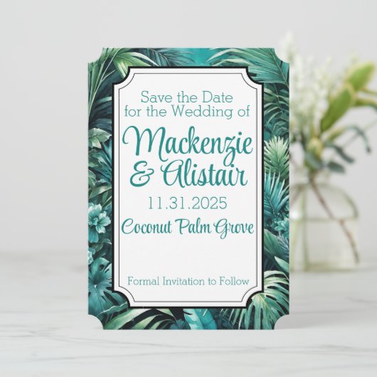 Weelderige Tropische Jungle Groene Strand Bruiloft Save The Date (Staand voorkant)