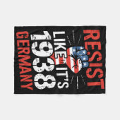 Weersta alsof het 1938 Duitsland Activist Afwijzen Fleece Deken (Voorkant (Horizontaal))