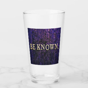 Wees bekend. Motivatie Inspirerend Paars blauw Glas