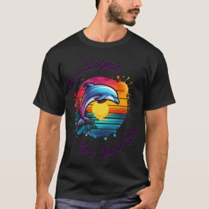 Wees een dolfijn in een zee van vissen t-shirt
