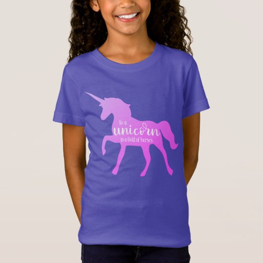 Wees een eenhoorn in een paardenveld t-shirt (Voorkant)