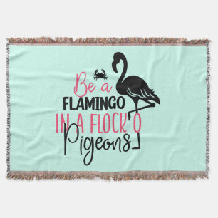 Wees een flamingo in een kudde duiven deken