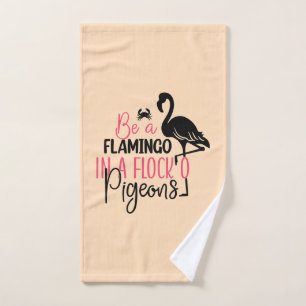 Wees een flamingo in een kudde duiven handdoek