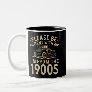 Wees geduldig met mij Ik ben van de jaren 1900 Vin Tweekleurige Koffiemok