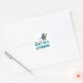 Wees geen vuilnisbakje! ronde sticker (Envelop)