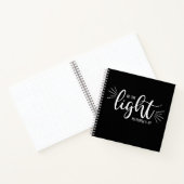 Wees het licht Matthew 5:14 in het witte dagboek Notitieboek (Binnen)