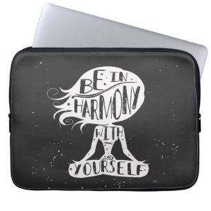 Wees in harmonie met jezelf laptop sleeve