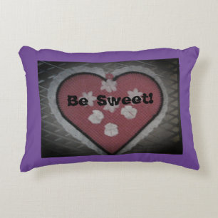 Wees lief! Accent Pillow Kussen