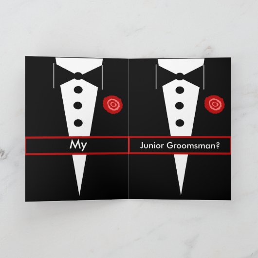 Wees mijn Junior Groomsman Kaart met Tux en Roos (Binnen)