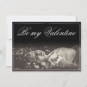 Wees mijn Valentijn - jonge vrouw die liegt