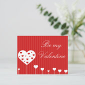 Wees mijn Valentijn, lieflijk rood wit hart Feestdagenkaart (Staand voorkant)