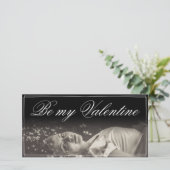 Wees mijn Valentijn - liegende jonge vrouw (Staand voorkant)