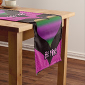 Wees mijn Valentijn Paars Stripe Heart Korte Tafelloper (Voorbeeld)