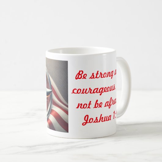 Wees sterk en moedig. Zwaard in smederij. Koffiemok (Voorkant rechts)