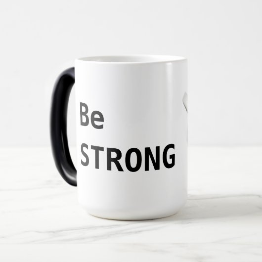 Wees STERK zwart-wit koffie Magische Mok (Voorkant links)