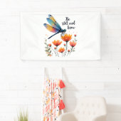 Wees stil en ken Floral Dragonfly Christelijk Summ Spandoek (Insitu)