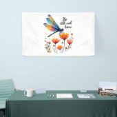 Wees stil en ken Floral Dragonfly Christelijk Summ Spandoek (Beurs)