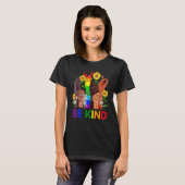 Wees vriendelijk gebarentaal hand praten LGBTQ T-shirt (Voorkant volledig)