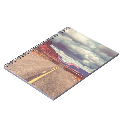 Weg in het prairieland. Ontdopte natuurlijke trav Notitieboek (Linkerzijde)