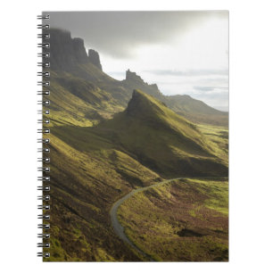 Weg stijgend naar The Quiraing, Isle of Skye, Notitieboek