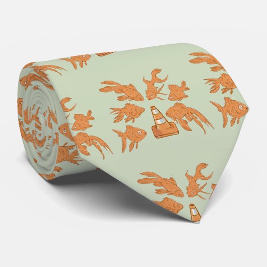 Wegkegels en oranje goudvissen stropdas (Opgerold)