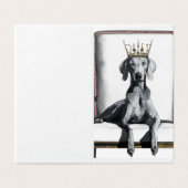 Weimaraner draagt een kroon zittend op een stoel kaart (Buitenkant ongevouwen)